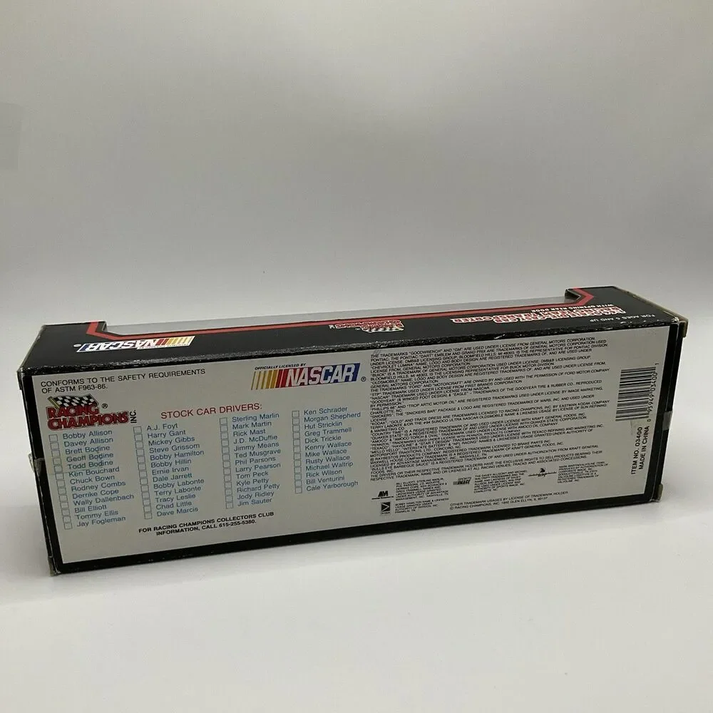 Dale Earnhardt Sr Vtg NASCAR #3 Goodwrench 1992 Team Transporter 1:64 Diecast